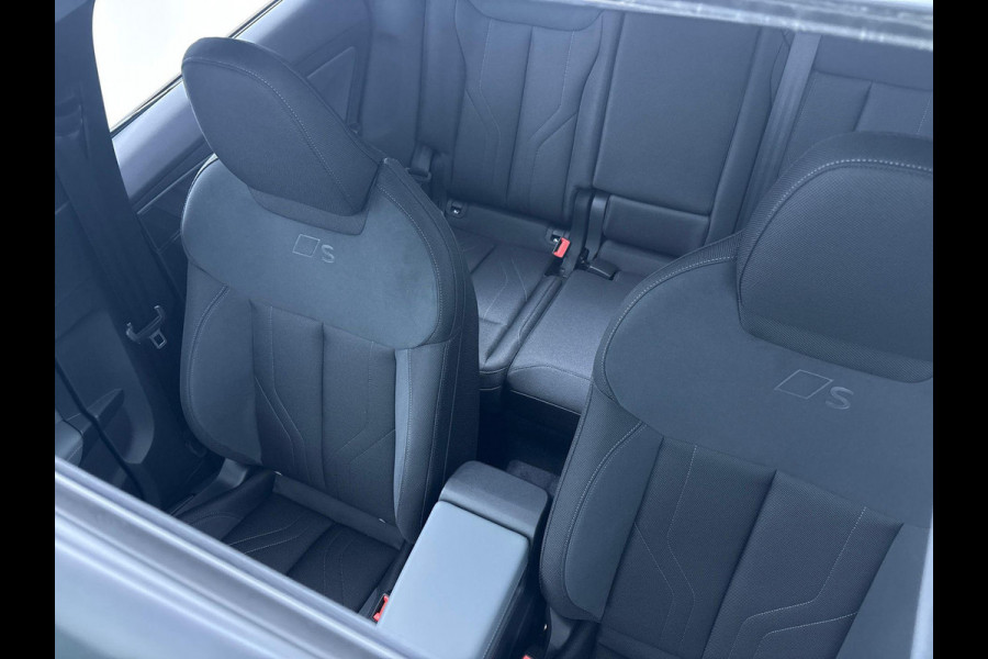 Audi Q3 1.5 e-hybrid S edition 272 pk S-tronic | Verlengde garantie | Navigatie | Panoramadak | Trekhaak (wegklapbaar) | Achteruitrijcamera | Stoelverwarming | Keyless | S-Line