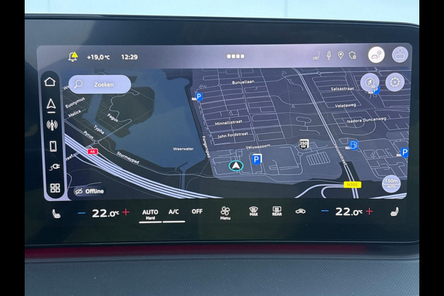 Audi Q3 1.5 e-hybrid S edition 272 pk S-tronic | Verlengde garantie | Navigatie | Panoramadak | Trekhaak (wegklapbaar) | Achteruitrijcamera | Stoelverwarming | Keyless | S-Line