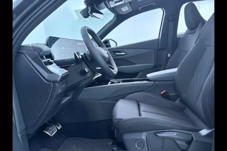 Audi Q3 1.5 e-hybrid S edition 272 pk S-tronic | Verlengde garantie | Navigatie | Panoramadak | Trekhaak (wegklapbaar) | Achteruitrijcamera | Stoelverwarming | Keyless | S-Line