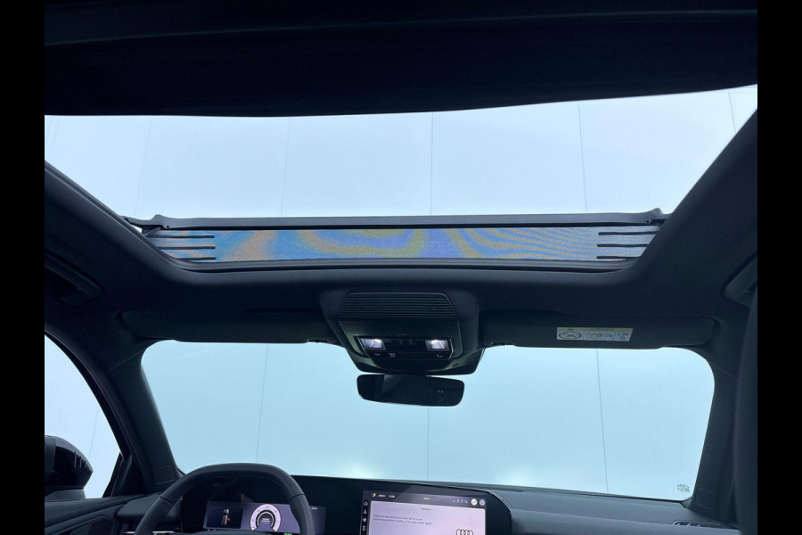 Audi Q3 1.5 e-hybrid S edition 272 pk S-tronic | Verlengde garantie | Navigatie | Panoramadak | Trekhaak (wegklapbaar) | Achteruitrijcamera | Stoelverwarming | Keyless | S-Line