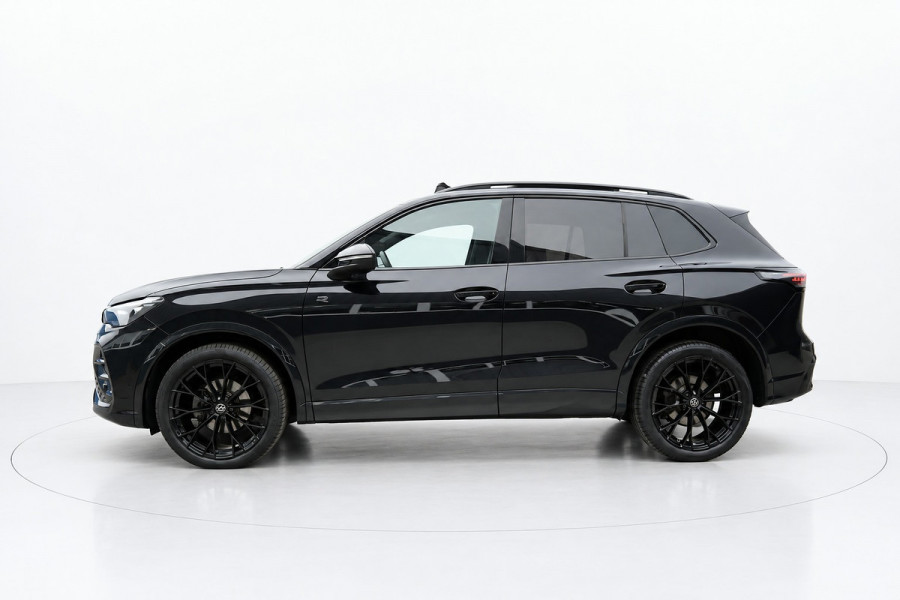 Volkswagen Tiguan 1.5 eTSI 3x R Line PANO IQ HEAD UP H&K 360