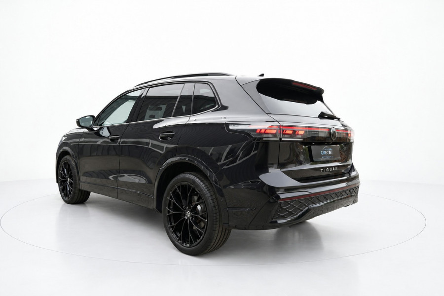 Volkswagen Tiguan 1.5 eTSI 3x R Line PANO IQ HEAD UP H&K 360