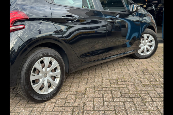 Peugeot 208 1.2 PureTech Active 2018 ZWART AIRCO APK NAP!