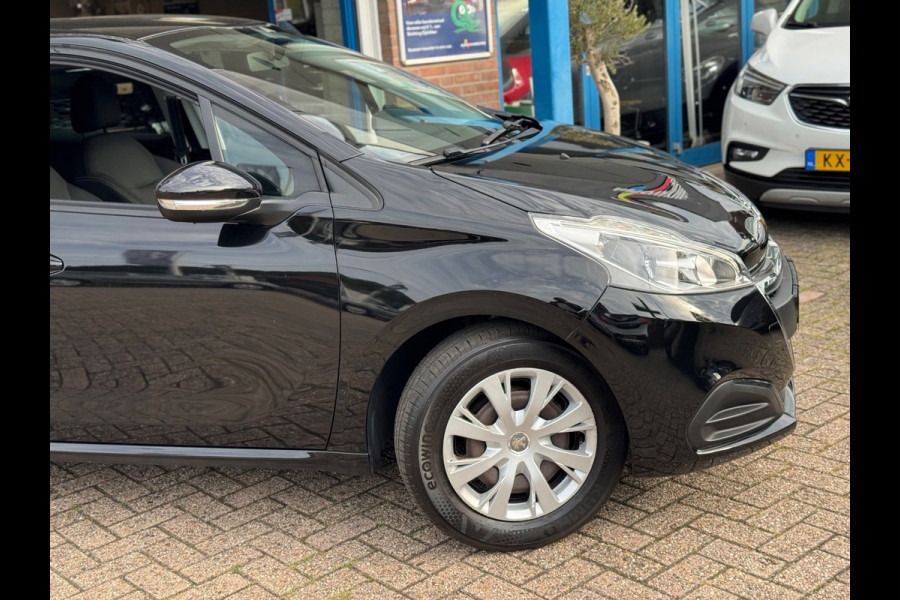 Peugeot 208 1.2 PureTech Active 2018 ZWART AIRCO APK NAP!