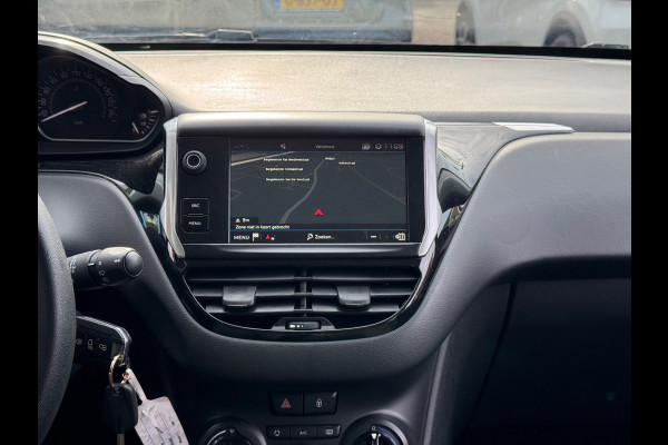 Peugeot 208 1.2 PureTech Active 2018 ZWART AIRCO APK NAP!