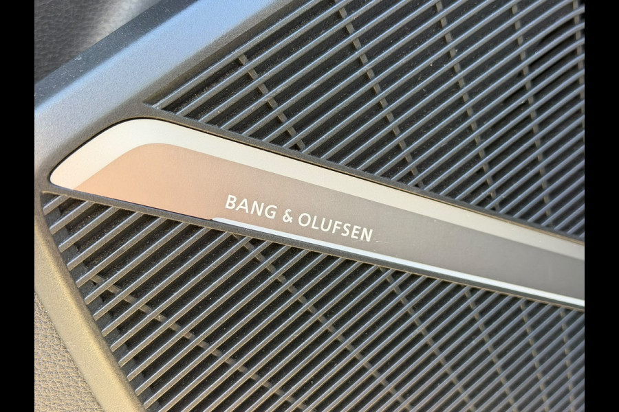 Audi Q5 3.0 TFSI SQ5 quattro Pro Line Plus | Bang & Olufsen | RS Leer | Luchtvering | Panoramadak | Stoelverwarming | Carbon | Head-Up Display | Adaptive Cruise Control | Apple Carplay | 360 Camera | Standkachel | Trekhaak | Memory Se