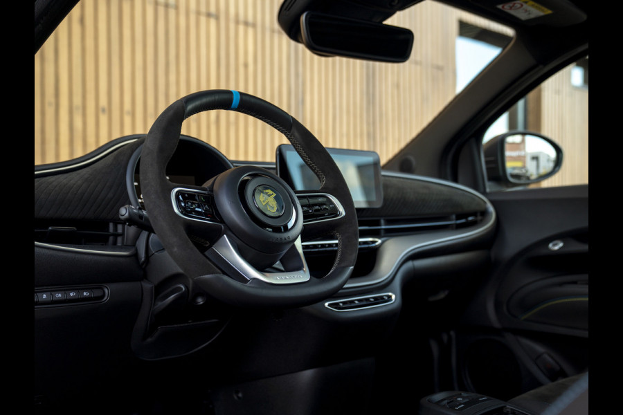 Abarth 500 Turismo 42 kWh | Panoramadak | Stoelverwarming | Camera