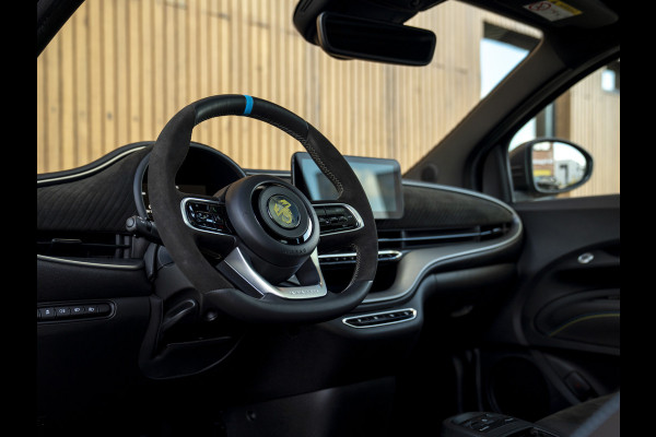 Abarth 500 Turismo 42 kWh | Panoramadak | Stoelverwarming | Camera