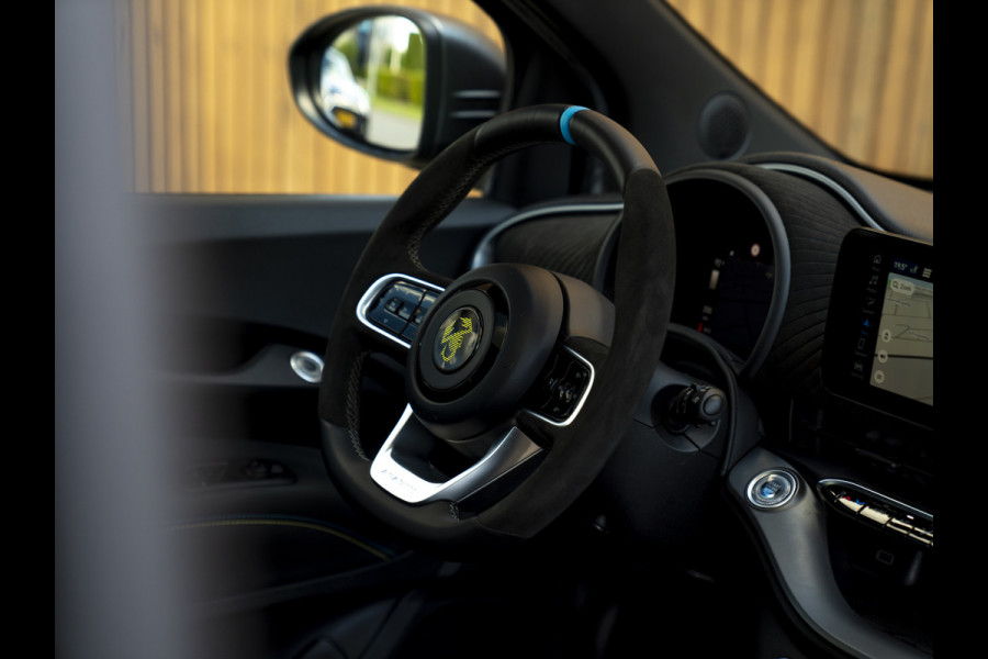 Abarth 500 Turismo 42 kWh | Panoramadak | Stoelverwarming | Camera
