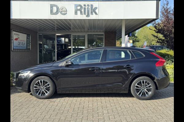 Volvo V40 2.0 T2 Momentum | Navi, PDC, Cruise, Trekhaak afn., Climate |