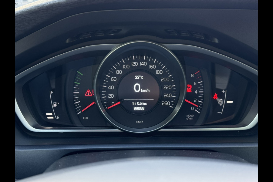 Volvo V40 2.0 T2 Momentum | Navi, PDC, Cruise, Trekhaak afn., Climate |