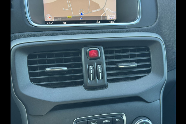 Volvo V40 2.0 T2 Momentum | Navi, PDC, Cruise, Trekhaak afn., Climate |