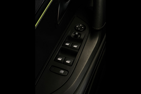 Peugeot 2008 1.2 PureTech 130 GT CarPlay Trekhaak Camera