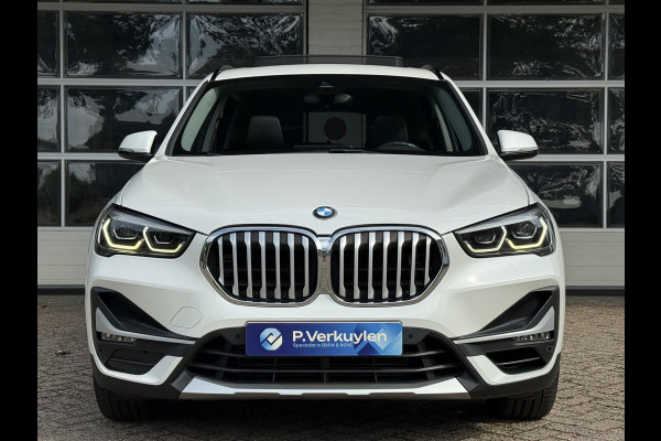 BMW X1 xDrive25i X LINE | PANORAMA | NAVIGATIE PLUS | STOELVERWARMING | CAMERA | HEAD UP |