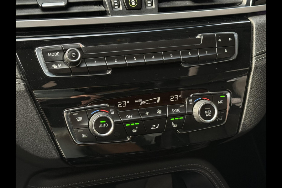 BMW X1 xDrive25i X LINE | PANORAMA | NAVIGATIE PLUS | STOELVERWARMING | CAMERA | HEAD UP |