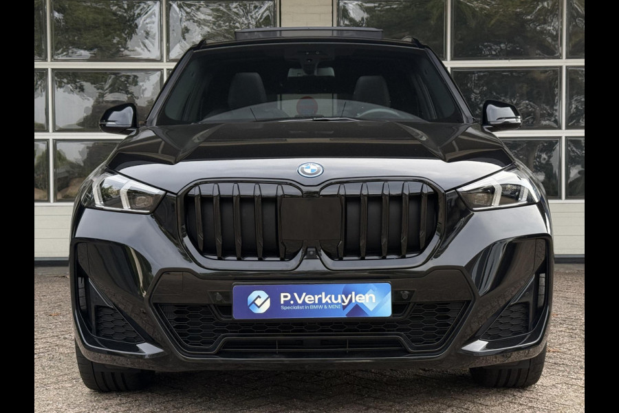BMW X1 xDrive30e M SPORT | PANORAMA | ELEKTR. STOELEN | 20 INCH VELGEN | 360 CAMERA | HEAD UP | DRIVING ASS. PROFF |