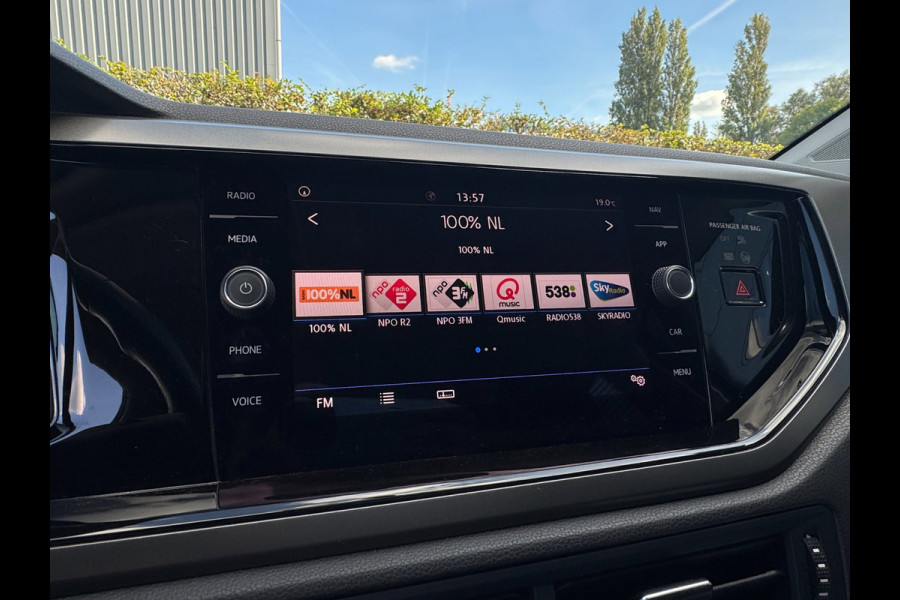 Volkswagen Polo 1.0 MPI Comfortline TREKHAAK / CARPLAY / NAVI / CRUISE / NL AUTO MET NAP