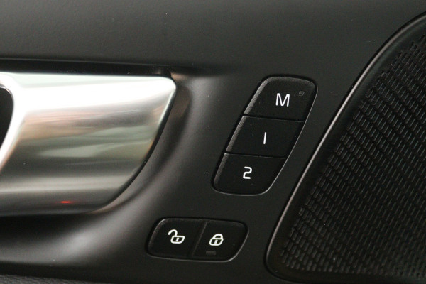 Volvo V60 2.0 T6 Recharge AWD Inscription (PANORAMADAK, TREKHAAK, CAMERA, STOELVERWARMING, ELEKTR STOELEN)