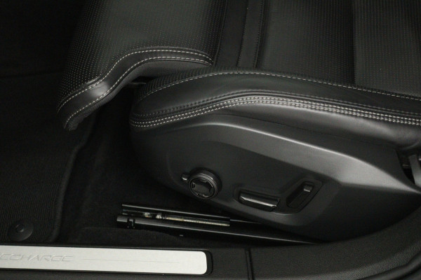 Volvo V60 2.0 T6 Recharge AWD Inscription (PANORAMADAK, TREKHAAK, CAMERA, STOELVERWARMING, ELEKTR STOELEN)