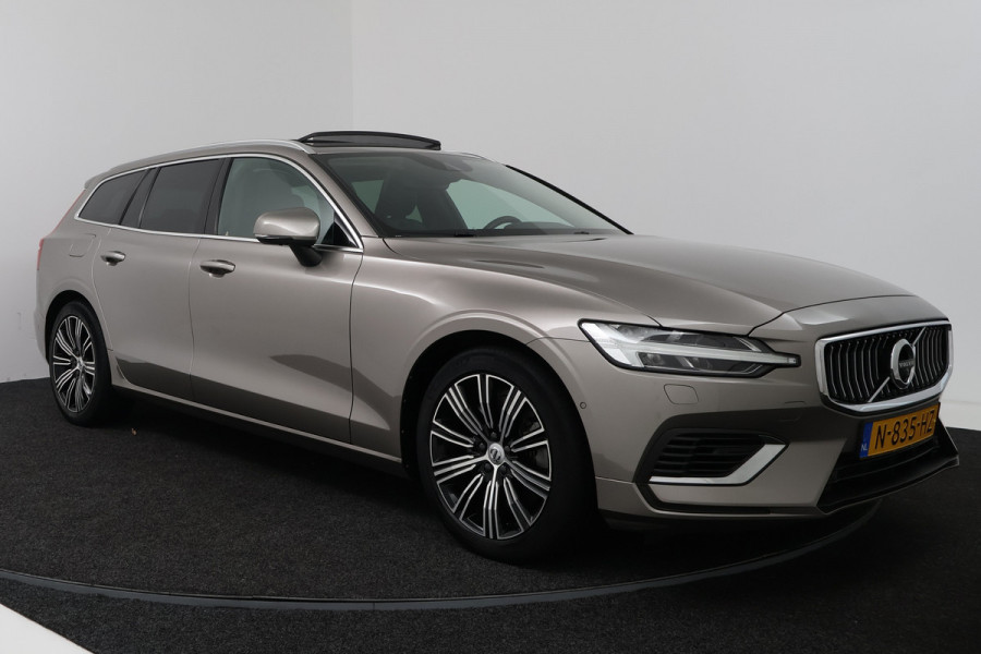 Volvo V60 2.0 T6 Recharge AWD Inscription (PANORAMADAK, TREKHAAK, CAMERA, STOELVERWARMING, ELEKTR STOELEN)