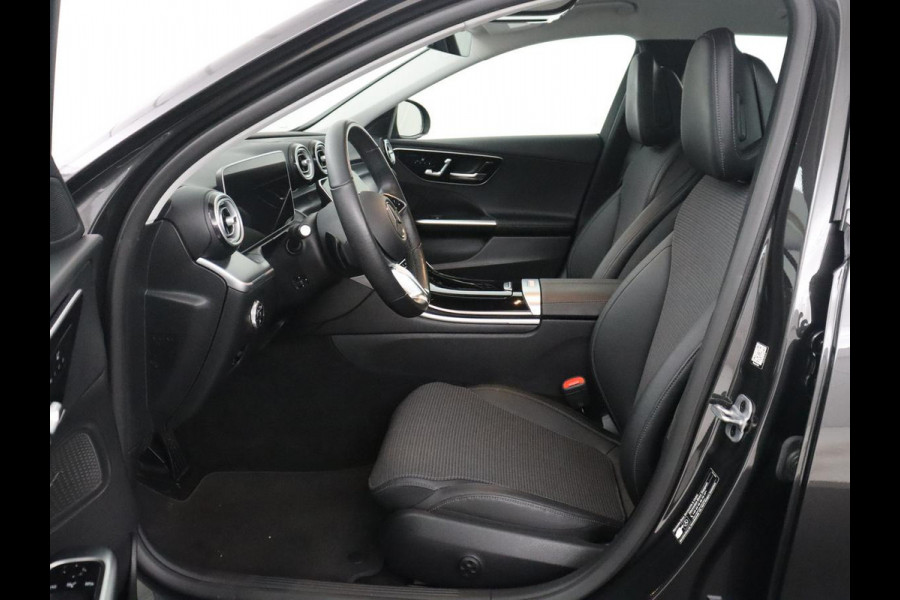Mercedes-Benz C-Klasse 300 E Estate Avantgarde | SOH 97.6% | 360 camera | Adaptive cruise | Memory | Stoelverwarming | Sfeerverlichting | Carplay | Full LED |