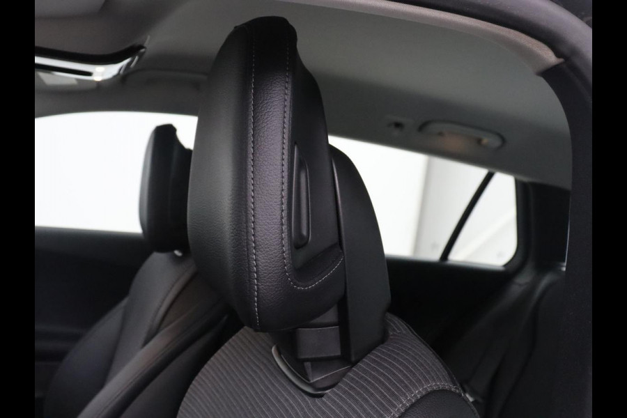 Mercedes-Benz C-Klasse 300 E Estate Avantgarde | SOH 97.6% | 360 camera | Adaptive cruise | Memory | Stoelverwarming | Sfeerverlichting | Carplay | Full LED |