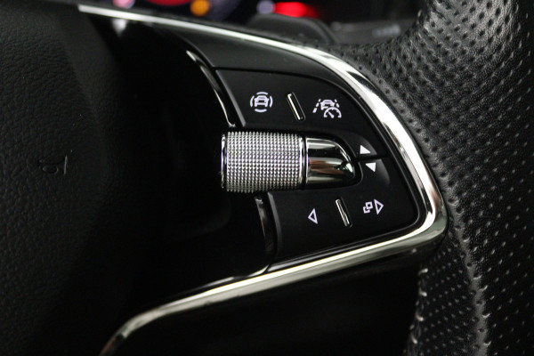 Škoda Kodiaq 1.5 TSI Sportline Business (PANORAMADAK, DIGITALE COCKPIT, STOEL/STUUR VERWARMING, ELEKTR STOELEN)