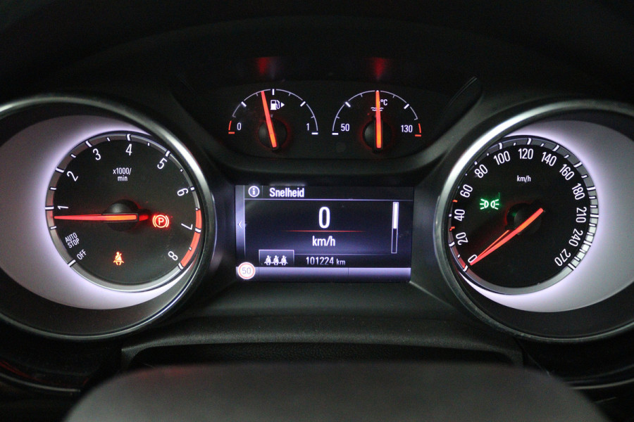 Opel Astra 1.4 Innovation (ACHTERUITRIJCAMERA, NAVIGATIE, PARKEERSENSOREN)