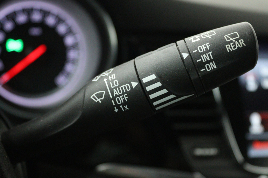 Opel Astra 1.4 Innovation (ACHTERUITRIJCAMERA, NAVIGATIE, PARKEERSENSOREN)