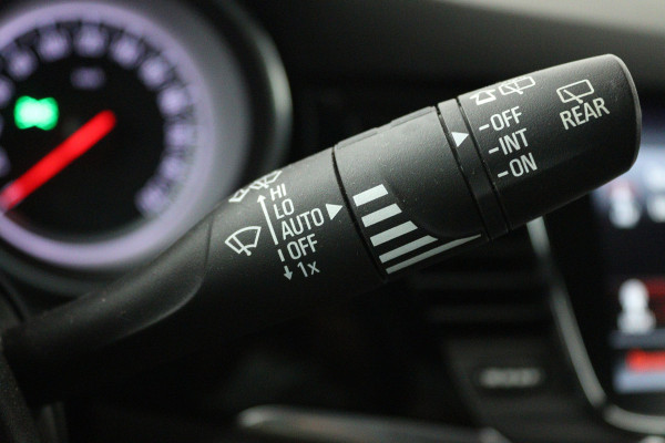 Opel Astra 1.4 Innovation (ACHTERUITRIJCAMERA, NAVIGATIE, PARKEERSENSOREN)