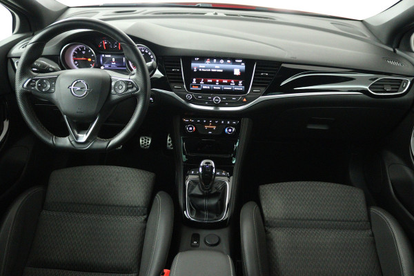 Opel Astra 1.4 Innovation (ACHTERUITRIJCAMERA, NAVIGATIE, PARKEERSENSOREN)