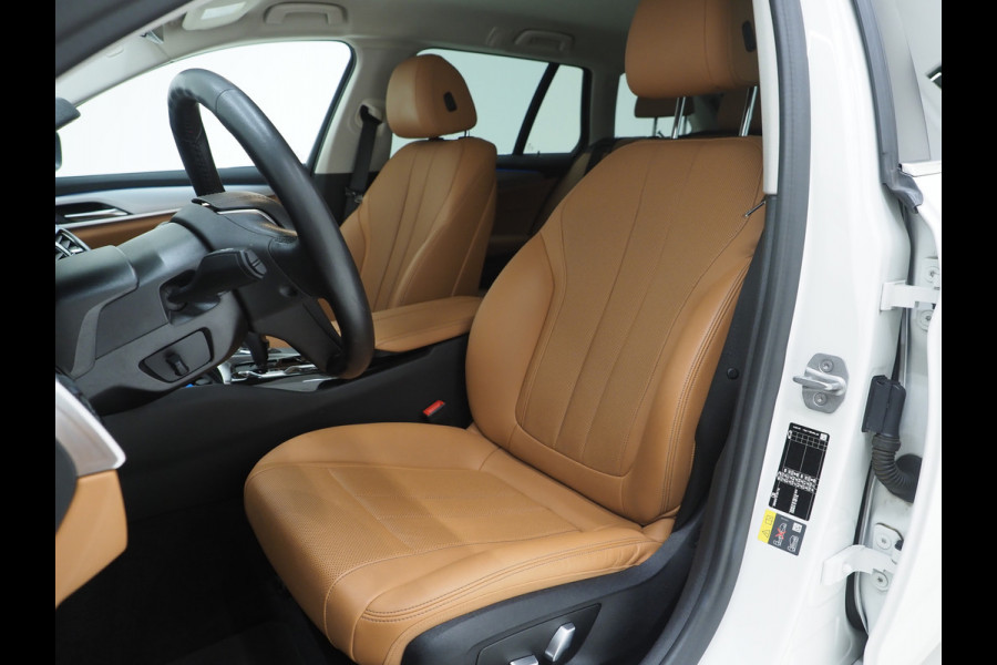 BMW 5 Serie Touring 530e High Executive | Leder | Trekhaak | Harman/Kardon | 360 | HUD | Memory | Sfeerlicht | Carplay