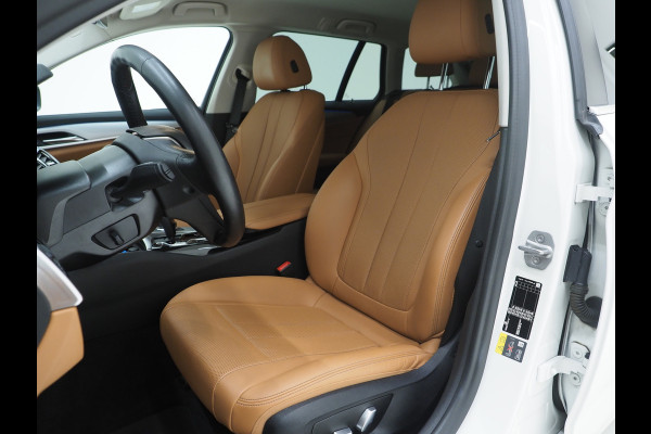 BMW 5 Serie Touring 530e High Executive | Leder | Trekhaak | Harman/Kardon | 360 | HUD | Memory | Sfeerlicht | Carplay