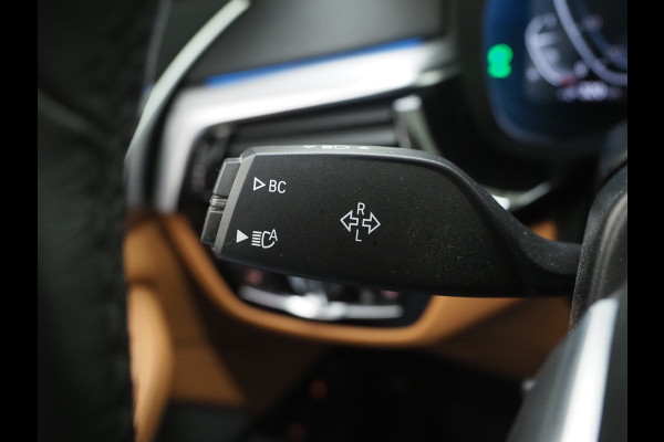 BMW 5 Serie Touring 530e High Executive | Leder | Trekhaak | Harman/Kardon | 360 | HUD | Memory | Sfeerlicht | Carplay