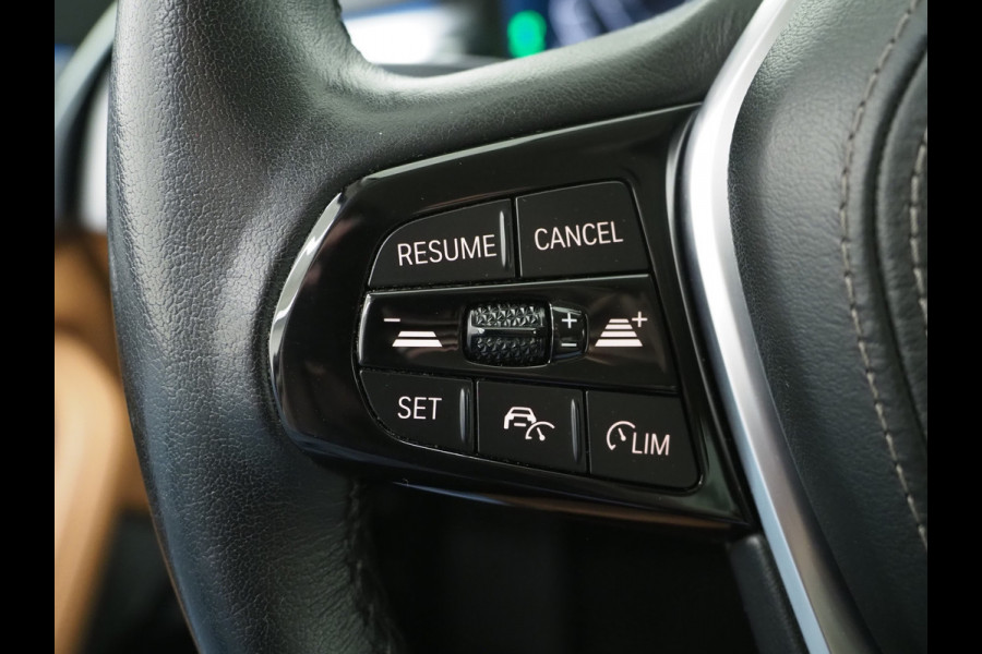BMW 5 Serie Touring 530e High Executive | Leder | Trekhaak | Harman/Kardon | 360 | HUD | Memory | Sfeerlicht | Carplay