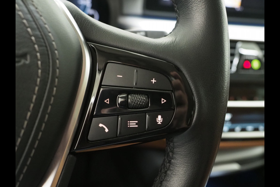 BMW 5 Serie Touring 530e High Executive | Leder | Trekhaak | Harman/Kardon | 360 | HUD | Memory | Sfeerlicht | Carplay