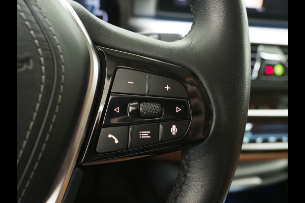 BMW 5 Serie Touring 530e High Executive | Leder | Trekhaak | Harman/Kardon | 360 | HUD | Memory | Sfeerlicht | Carplay