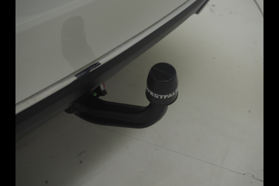 BMW 5 Serie Touring 530e High Executive | Leder | Trekhaak | Harman/Kardon | 360 | HUD | Memory | Sfeerlicht | Carplay
