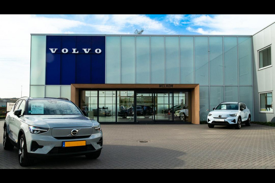 Volvo XC60 T6 350PK Plug-in hybrid AWD Ultra Black Edition / Luchtvering / Bowers & Wilkins / Adaptive Cruise control / Head-up Display / Elektrische stoelen met geheugen / Massagefunctie voorstoelen / Stoelverwarming V+A / Stoelventilatie / Stuurverwarming / 360 Camera /