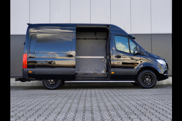 Mercedes-Benz Sprinter 316 RWD AUTOMAAT CRUISE CLIMA 2800KG TREKHAAK CAMERA STOELVERWARMING L2H2 BLACK EDITION