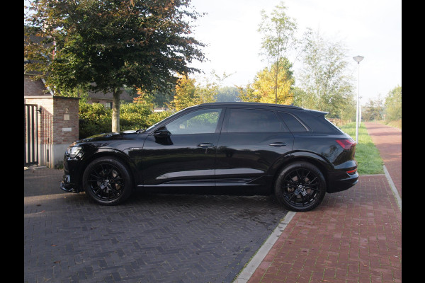 Audi e-tron 55 quattro Advanced edition Plus 95 kWh | SOH 93% | Black Optic Pakket | Maxton Spoiler | Camera | Sfeerverlichting | NL-Auto |