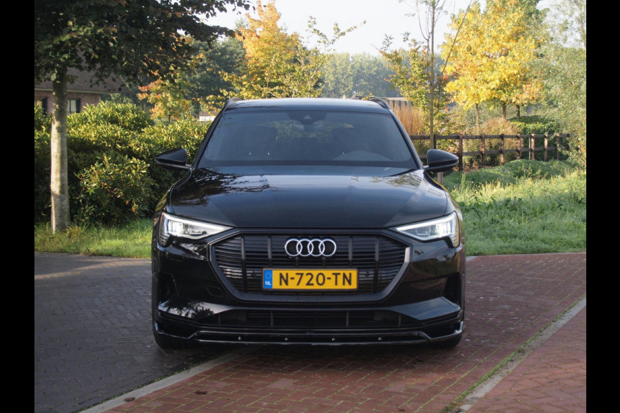 Audi e-tron 55 quattro Advanced edition Plus 95 kWh | SOH 93% | Black Optic Pakket | Maxton Spoiler | Camera | Sfeerverlichting | NL-Auto |