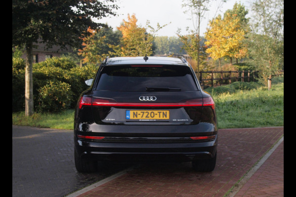 Audi e-tron 55 quattro Advanced edition Plus 95 kWh | SOH 93% | Black Optic Pakket | Maxton Spoiler | Camera | Sfeerverlichting | NL-Auto |