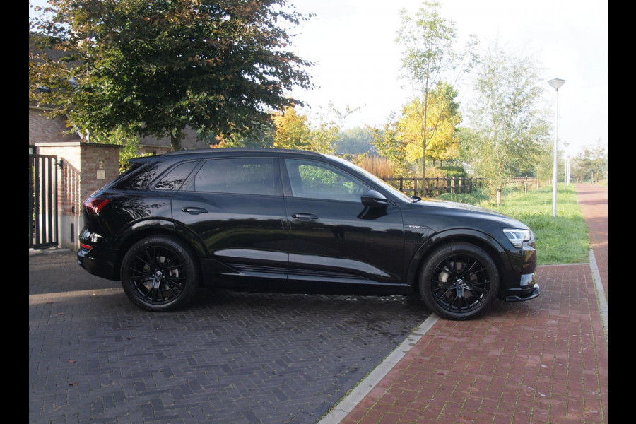 Audi e-tron 55 quattro Advanced edition Plus 95 kWh | SOH 93% | Black Optic Pakket | Maxton Spoiler | Camera | Sfeerverlichting | NL-Auto |