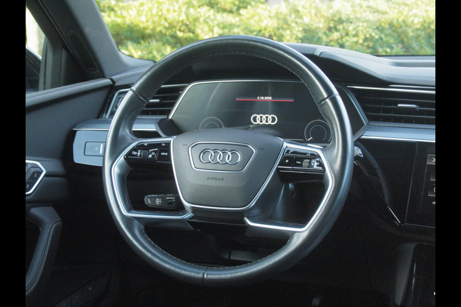 Audi e-tron 55 quattro Advanced edition Plus 95 kWh | SOH 93% | Black Optic Pakket | Maxton Spoiler | Camera | Sfeerverlichting | NL-Auto |