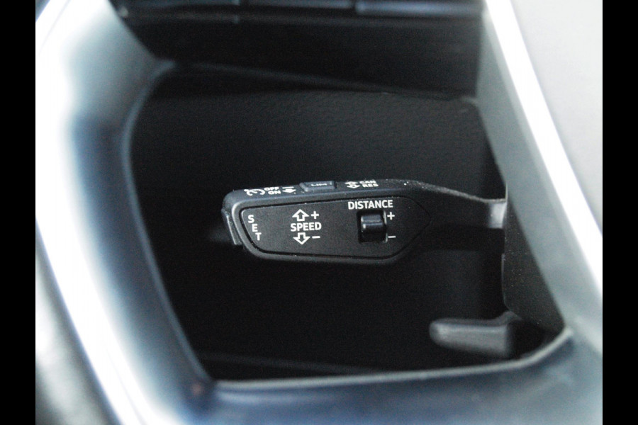 Audi e-tron 55 quattro Advanced edition Plus 95 kWh | SOH 93% | Black Optic Pakket | Maxton Spoiler | Camera | Sfeerverlichting | NL-Auto |