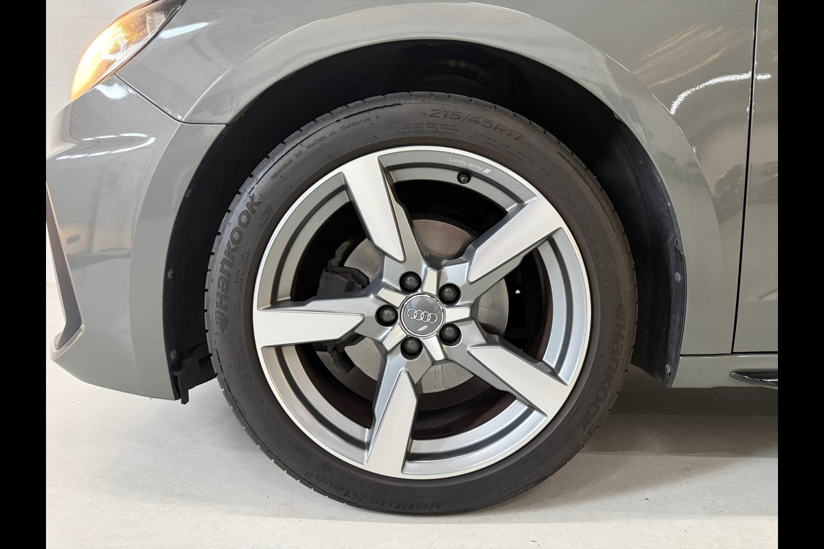 Audi A1 SPORTBACK 30 TFSI*Stoelverwarming*Parkeersensoren*