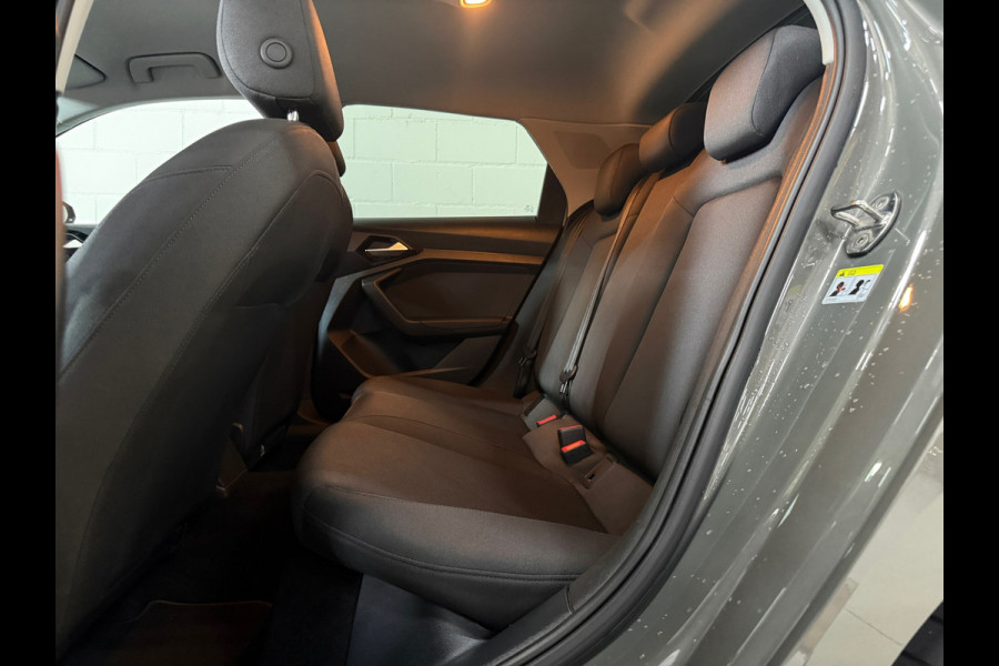 Audi A1 SPORTBACK 30 TFSI*Stoelverwarming*Parkeersensoren*