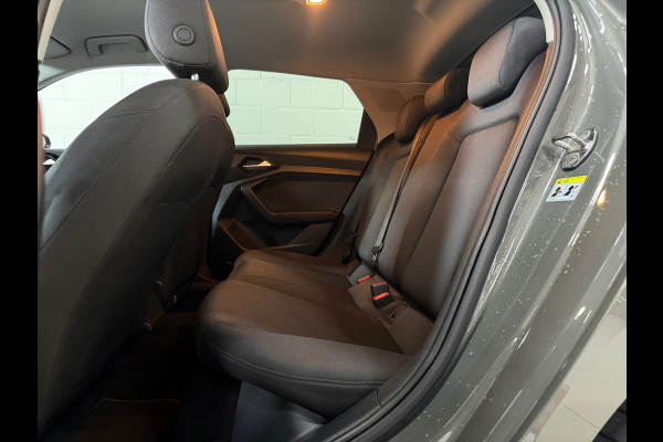 Audi A1 SPORTBACK 30 TFSI*Stoelverwarming*Parkeersensoren*