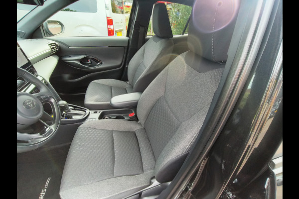 Toyota Yaris Cross 1.5 Hybrid 115 Dynamic uit 2026 Rijklaar + Fabrieksgarantie tot 10 jaar Henk Jongen Auto's in Helmond,  al 50 jaar service zoals 't hoort!